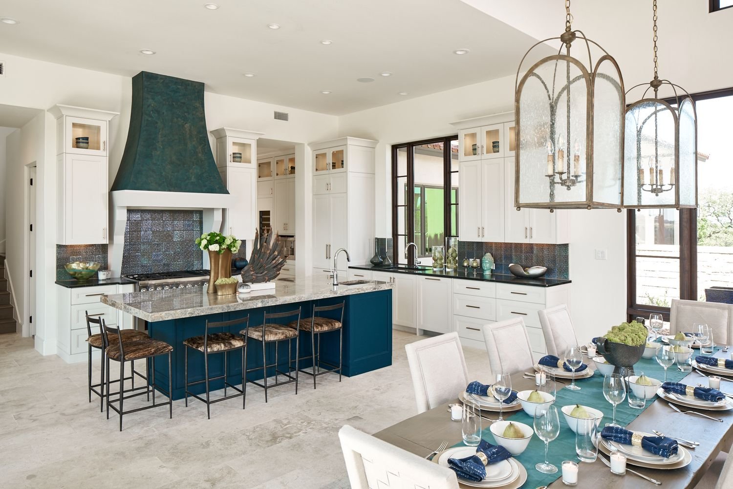 Bella Rose interior by Lori Caldwell Designs in Cresta Bella (view 3)
