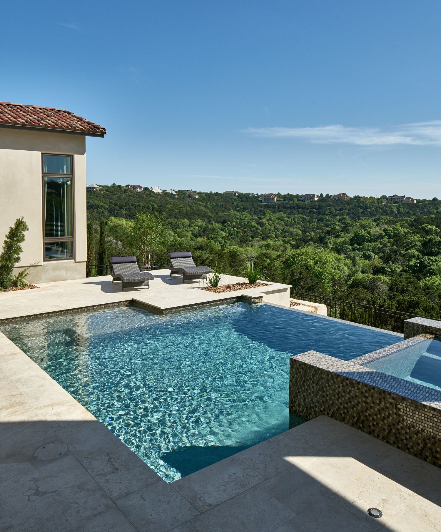 Bella Rose interior by Lori Caldwell Designs in Cresta Bella (view 16)