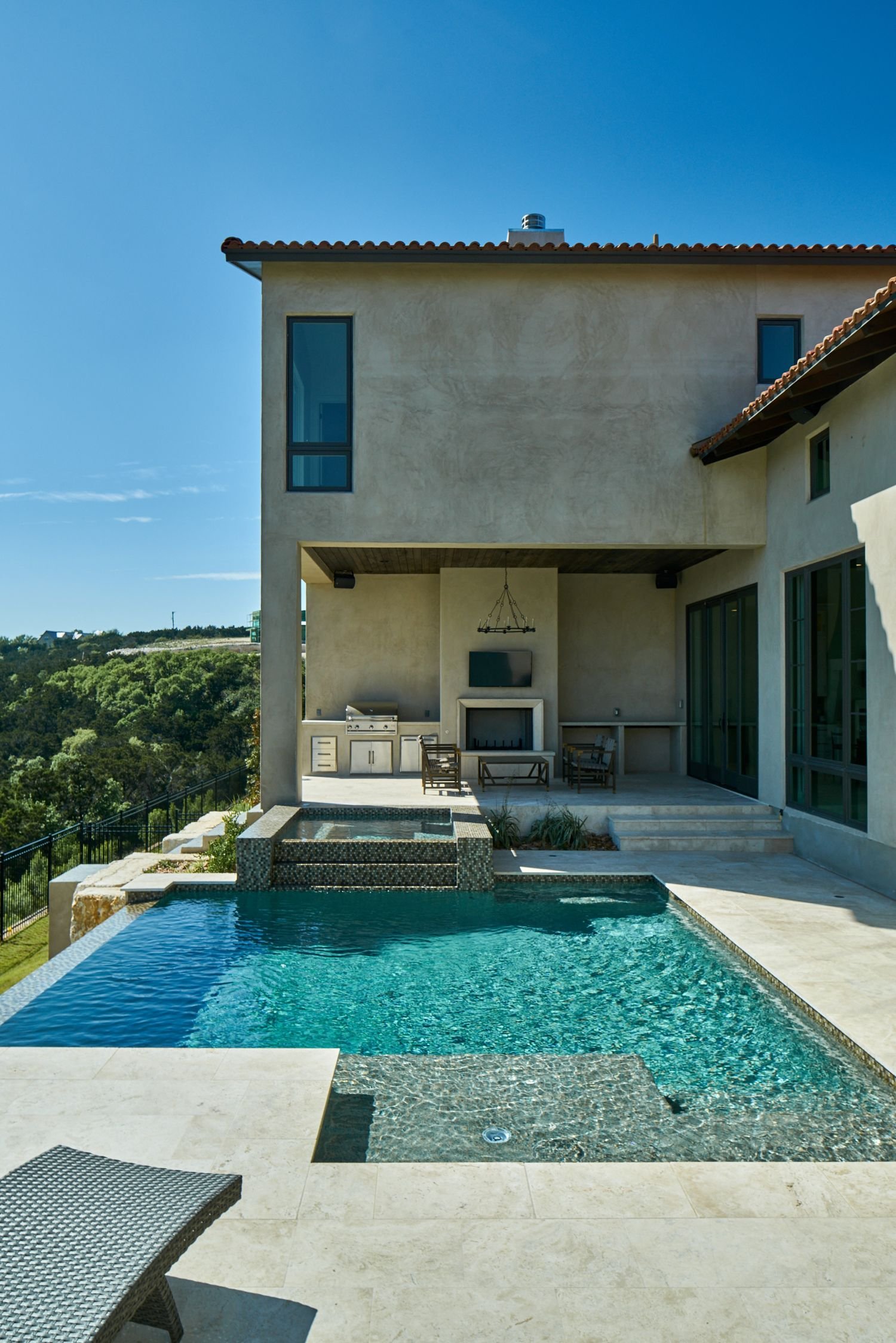 Bella Rose interior by Lori Caldwell Designs in Cresta Bella (view 17)