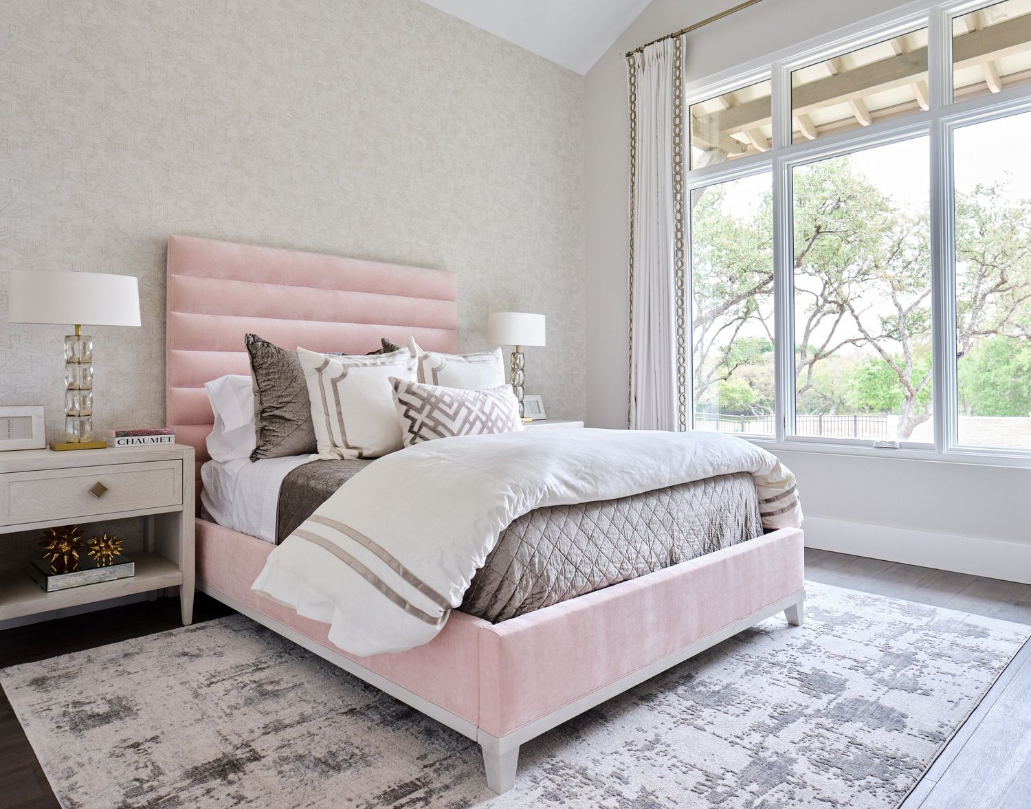 Bent Oak interior by Lori Caldwell Designs in San Antonio, Texas (view 5)