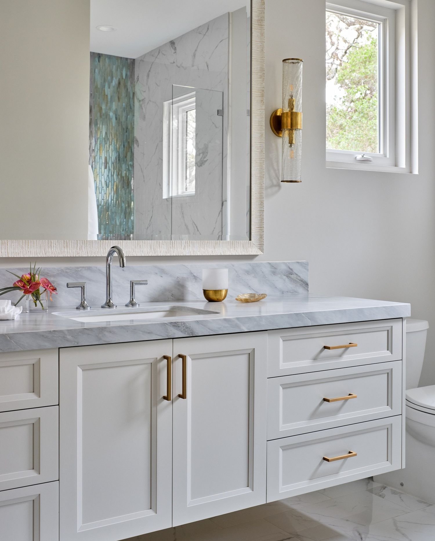 Bent Oak interior by Lori Caldwell Designs in San Antonio, Texas (view 7)