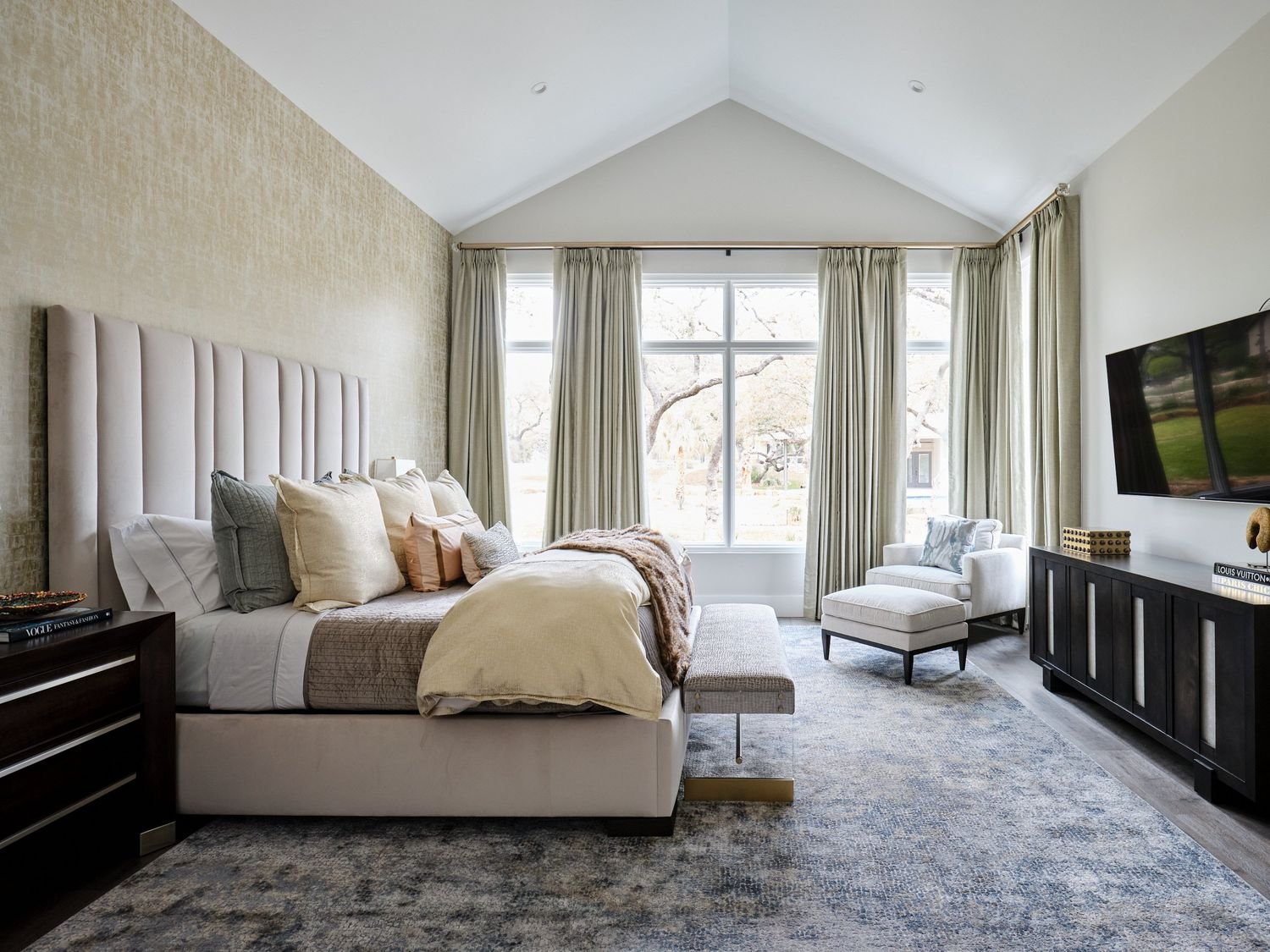 Bent Oak interior by Lori Caldwell Designs in San Antonio, Texas (view 12)