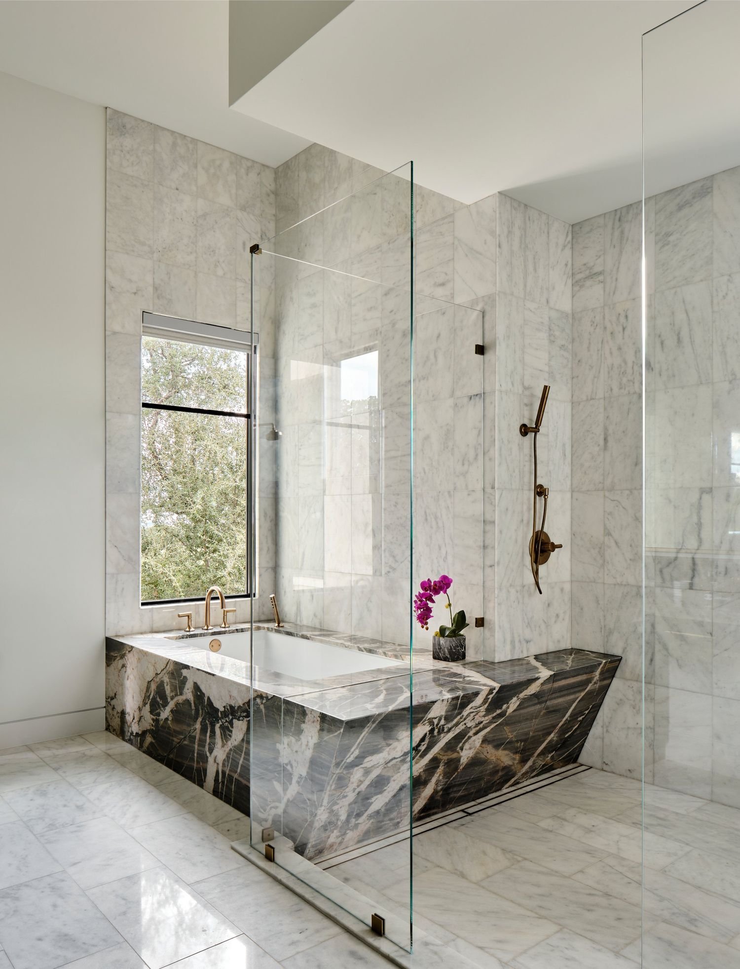Cantera interior by Lori Caldwell Designs in San Antonio, Texas (view 13)