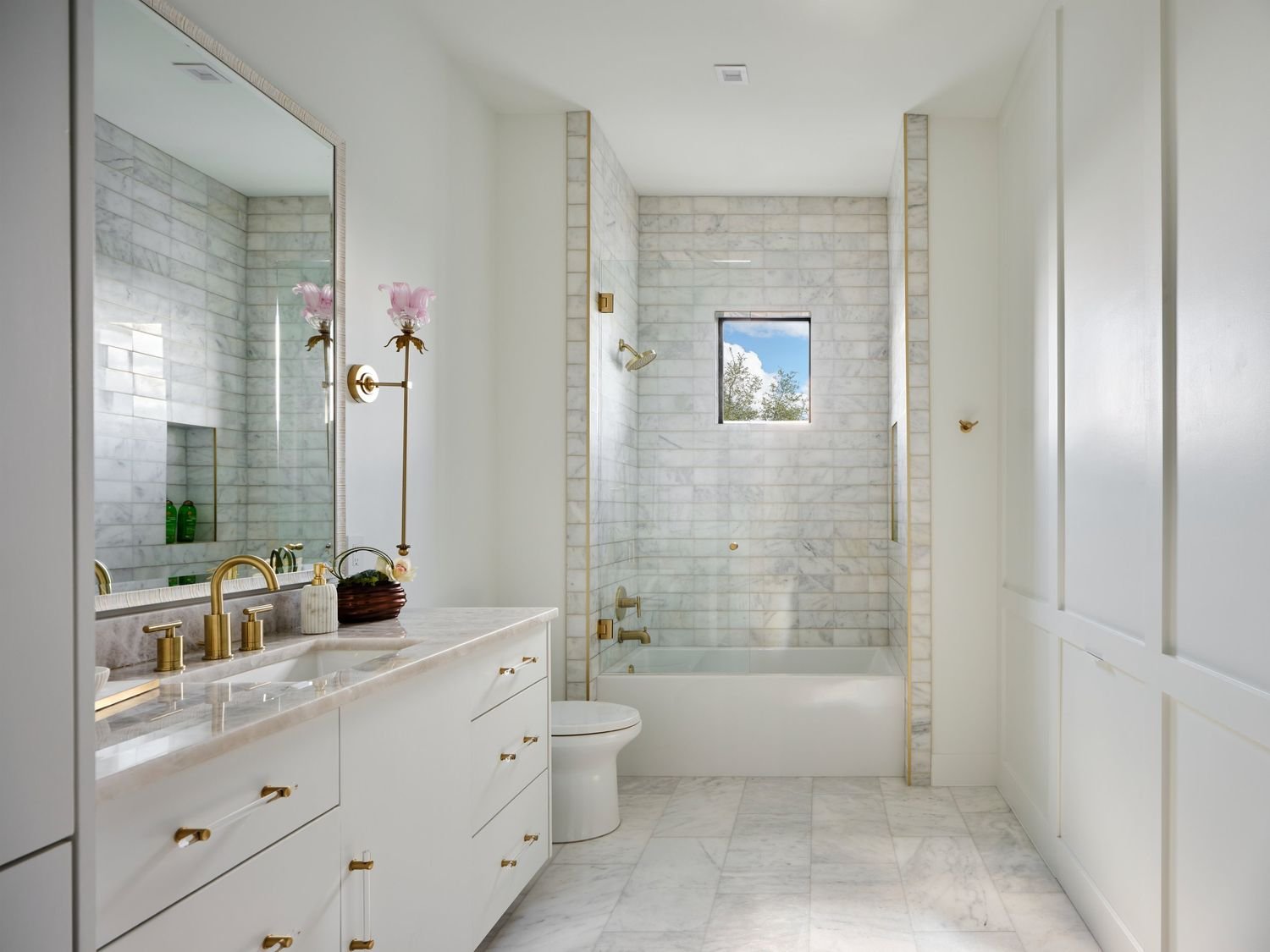 Cantera interior by Lori Caldwell Designs in San Antonio, Texas (view 16)
