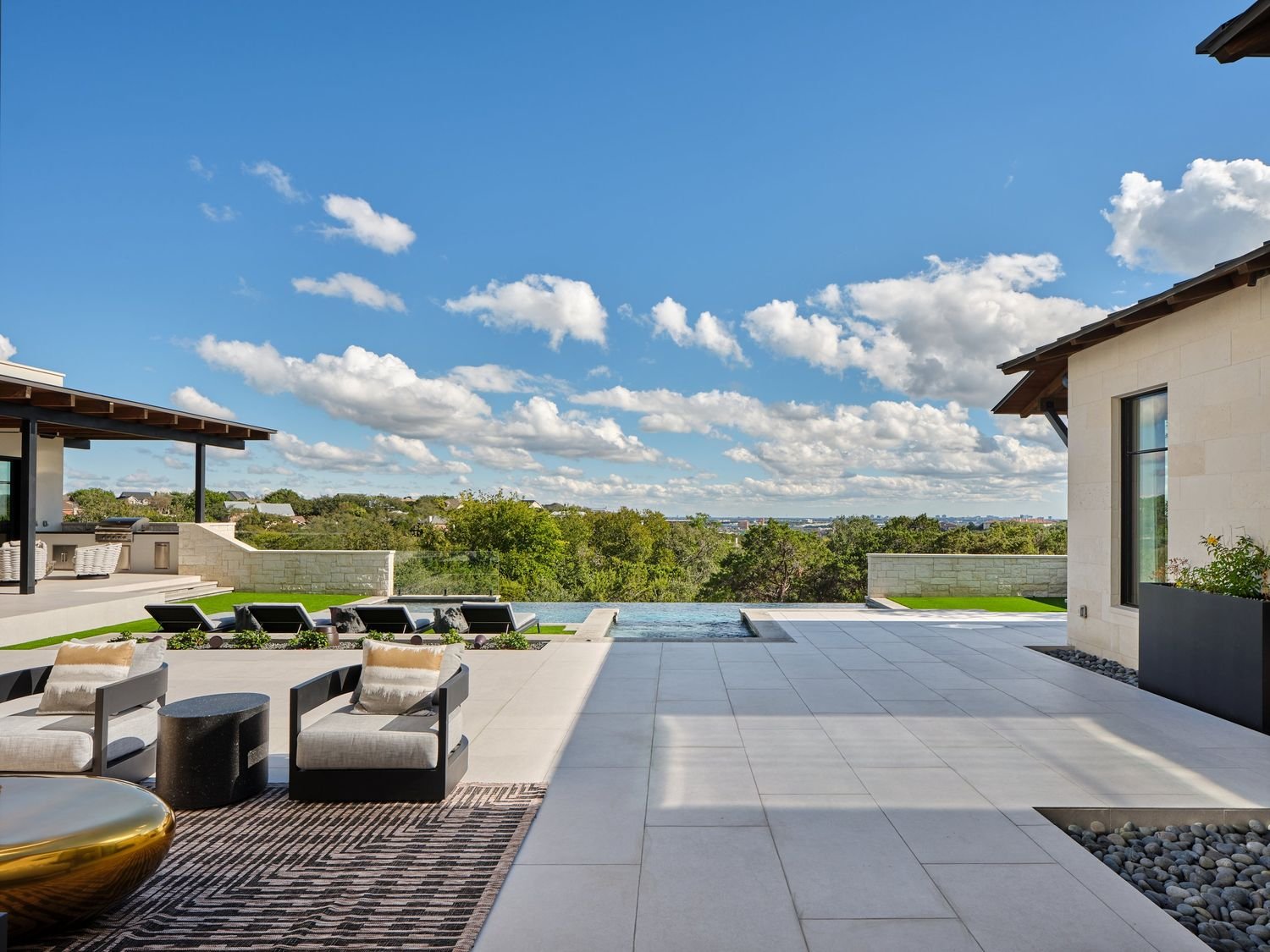 Cantera interior by Lori Caldwell Designs in San Antonio, Texas (view 25)