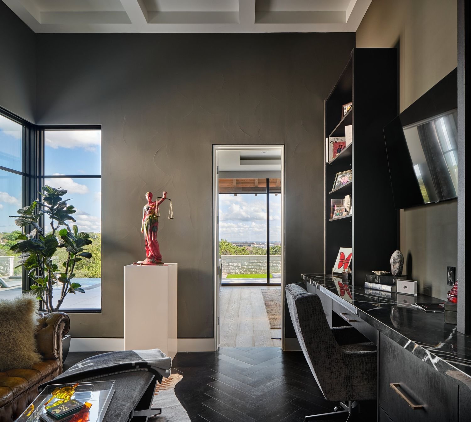 Cantera interior by Lori Caldwell Designs in San Antonio, Texas (view 26)