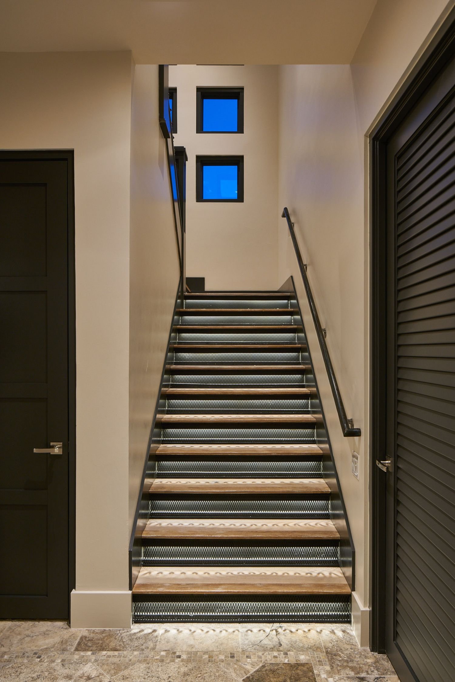 Cliff Line interior by Lori Caldwell Designs in The Dominion (view 12)