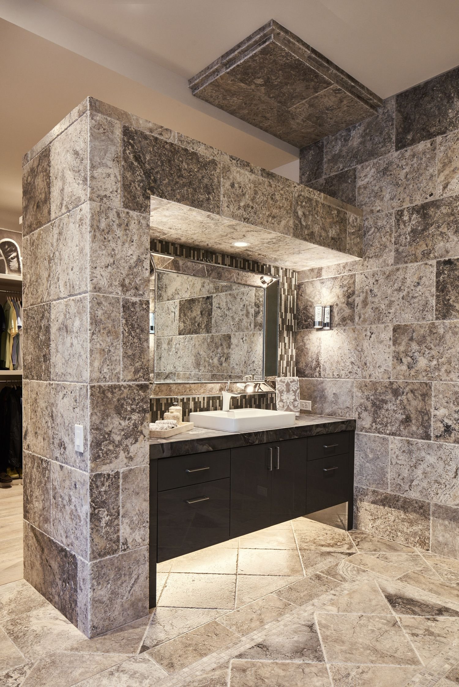 Cliff Line interior by Lori Caldwell Designs in The Dominion (view 14)