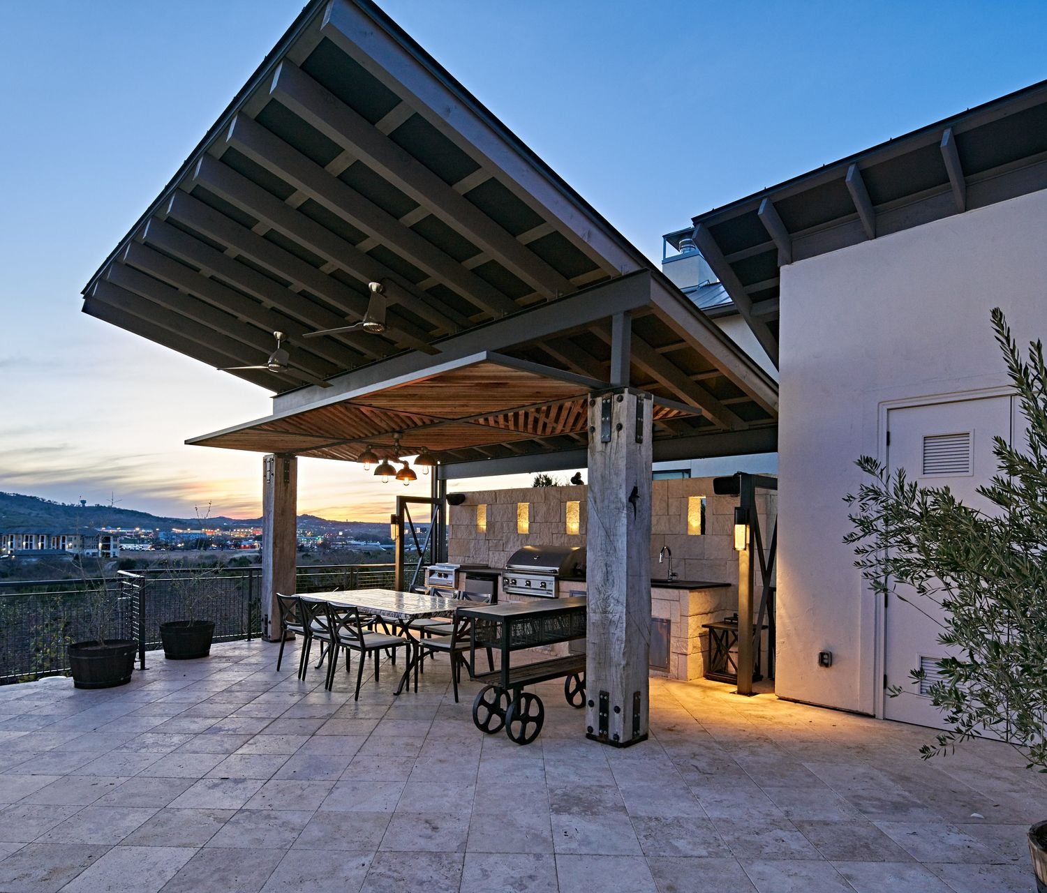 Cliff Line interior by Lori Caldwell Designs in The Dominion (view 18)